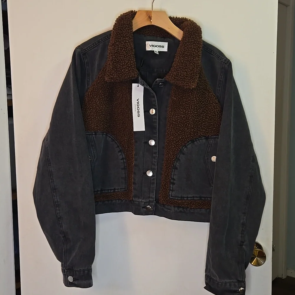 High-Pile Fleece Trim Trucker Jacket - Picture 4 of 10